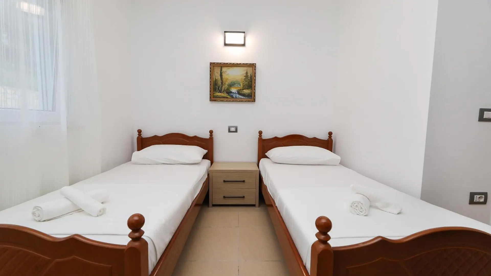 Vila Altin Vlorë Villa