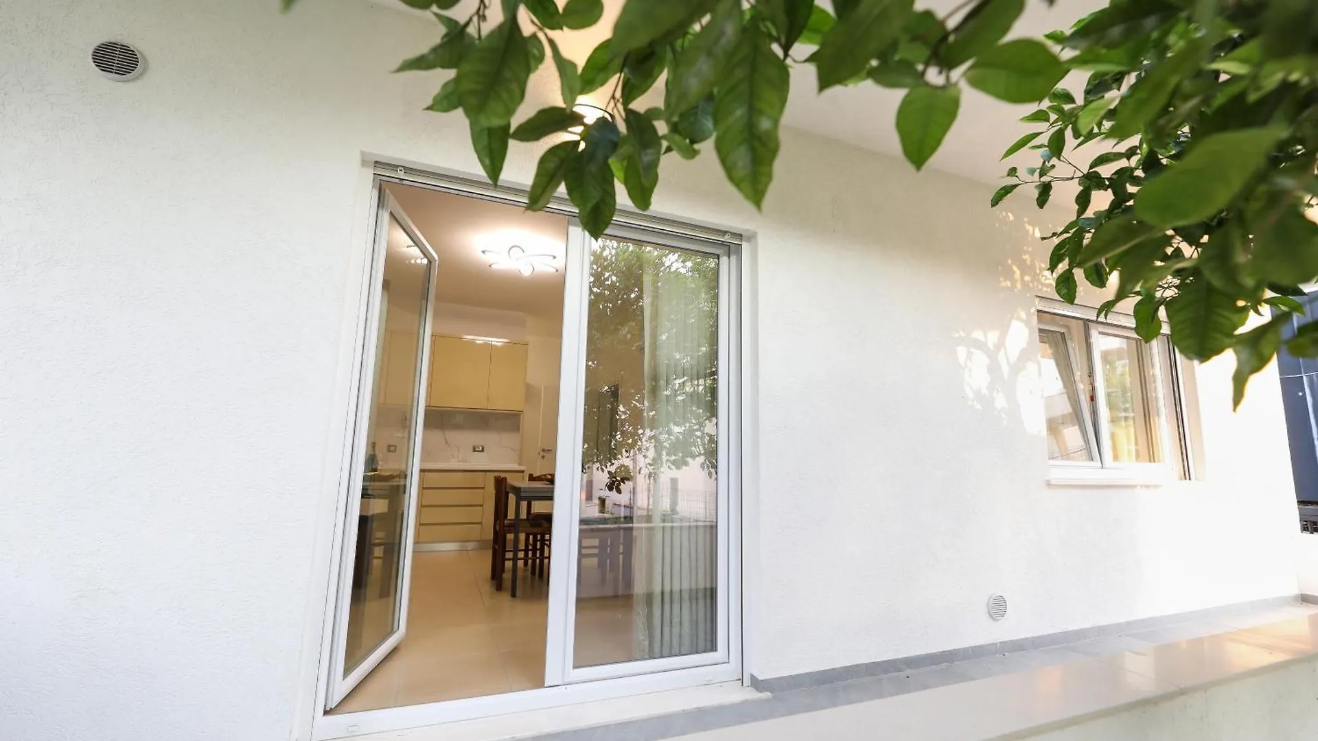 Vila Altin Vlorë Villa