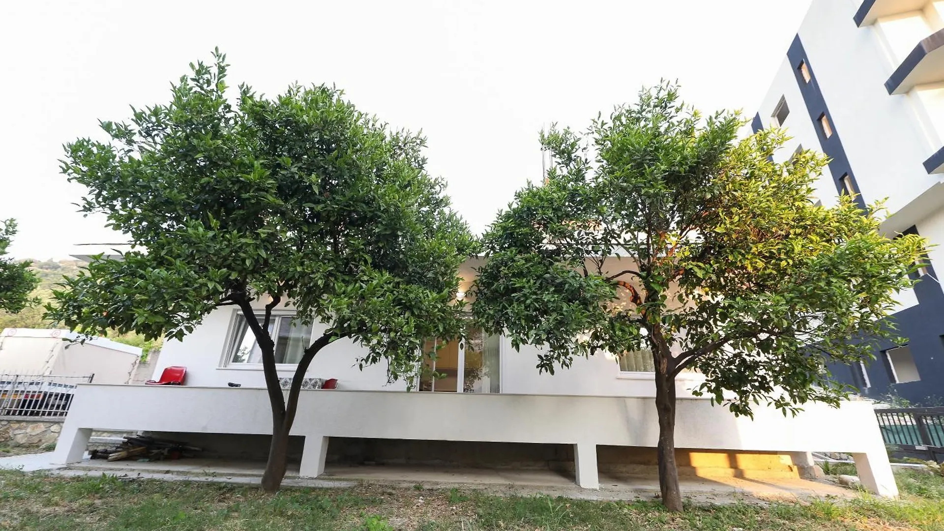 Vila Altin Vlorë 0*,
